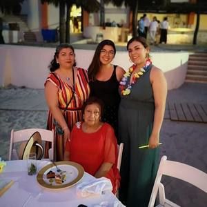 Meet your Posher, Marcela